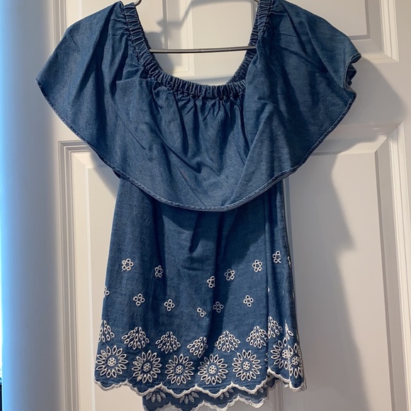 Blue blouse with flowers in white - Picture 2 of 2